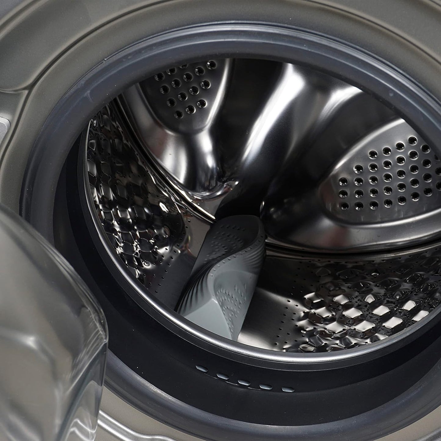 LLOYD F70DK1 7.0 kg Front Load Washing Machine